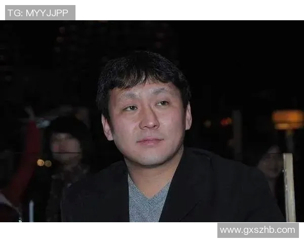 足球明星的华人女友身份揭秘她的背景与故事引发关注